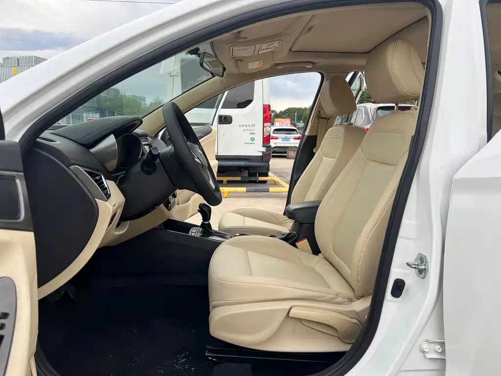 Changan Eado — миниатюра 4