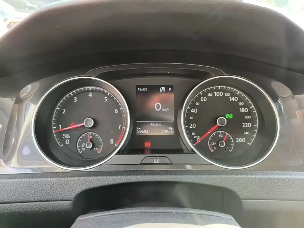 Volkswagen Golf — миниатюра 12