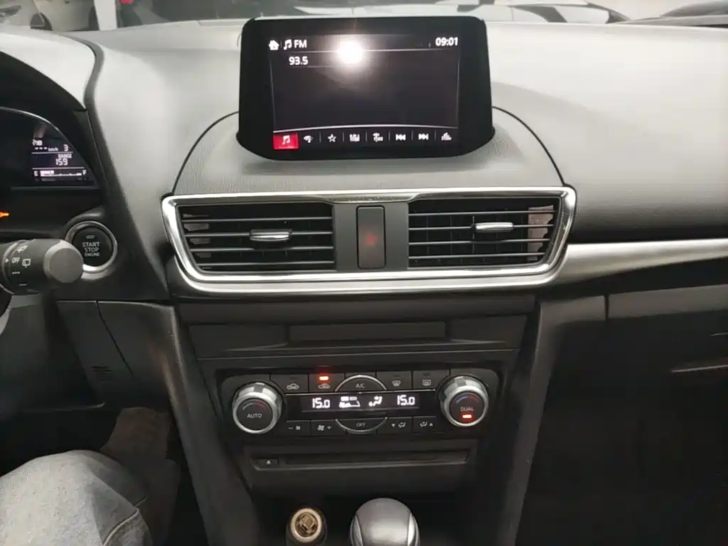 Mazda 3 Axela — миниатюра 13