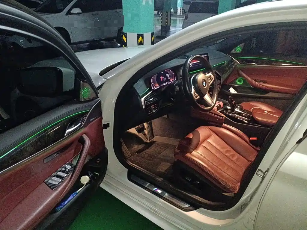 BMW 5 Series — миниатюра 17