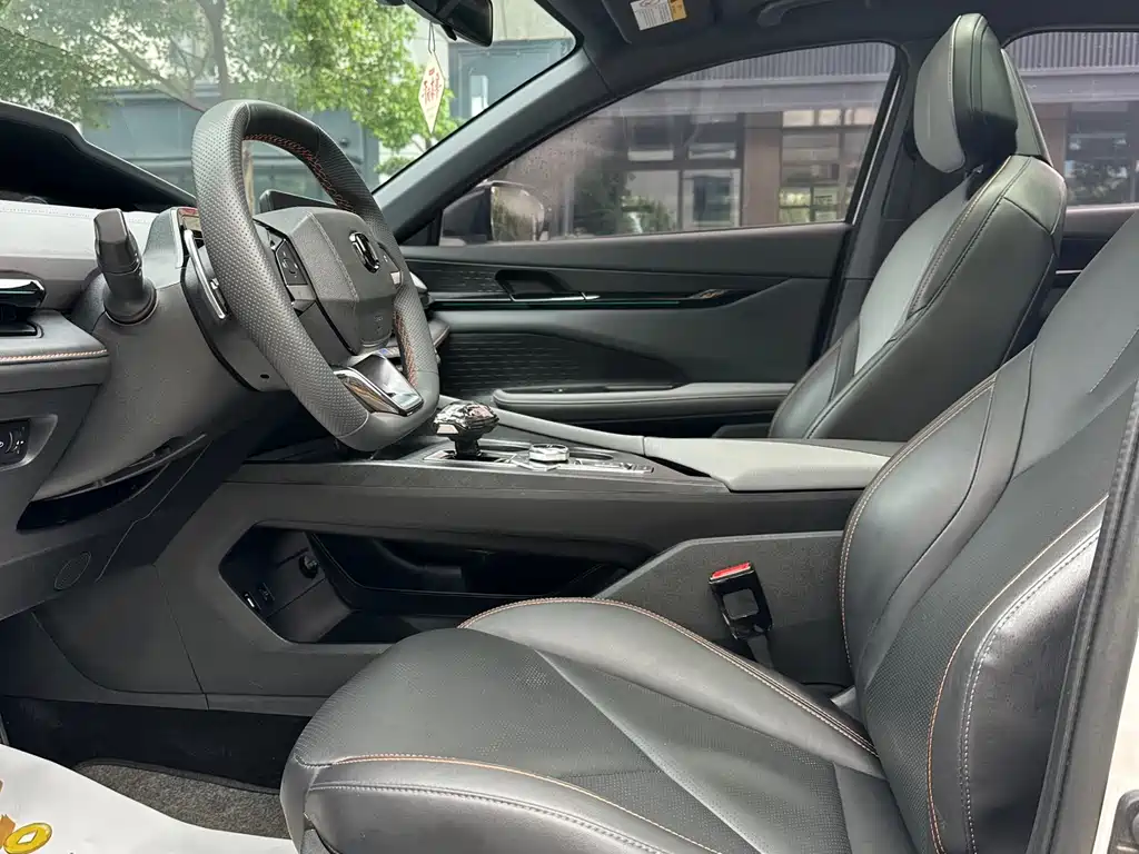 Changan UNI-V 2022 1.5T Luxury