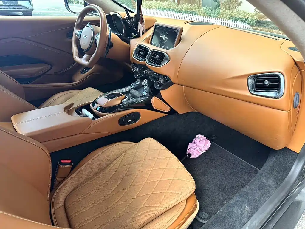 Aston Martin V8 Vantage — миниатюра 4