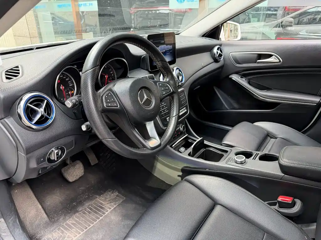 Mercedes-Benz GLA — миниатюра 7