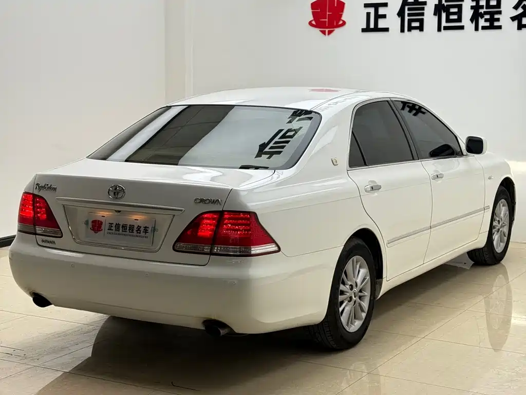 Toyota Crown — миниатюра 40