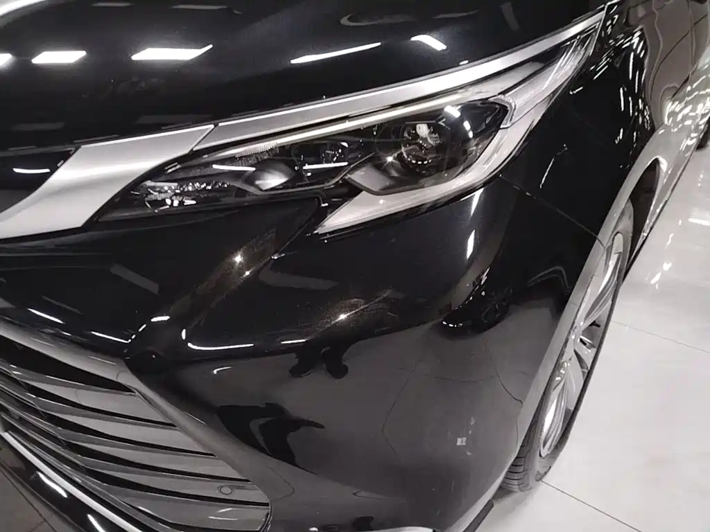 Toyota Sienna — миниатюра 24