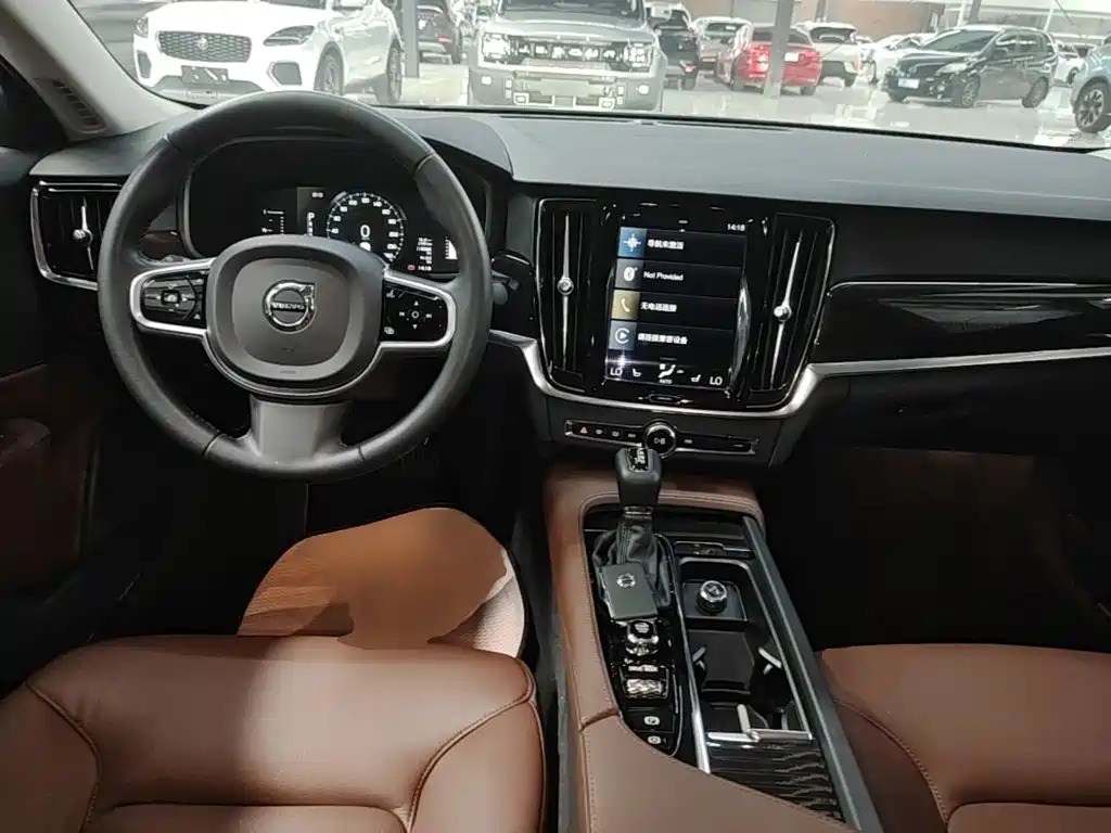 Volvo S90 — миниатюра 10