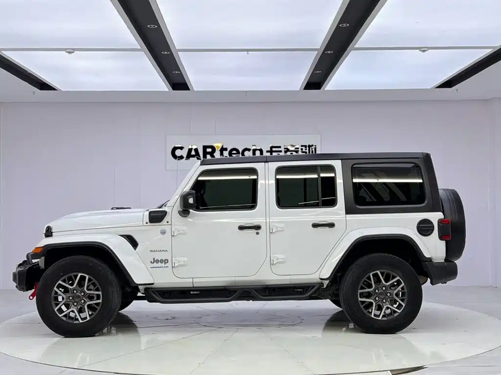 Jeep Wrangler PHEV — миниатюра 2