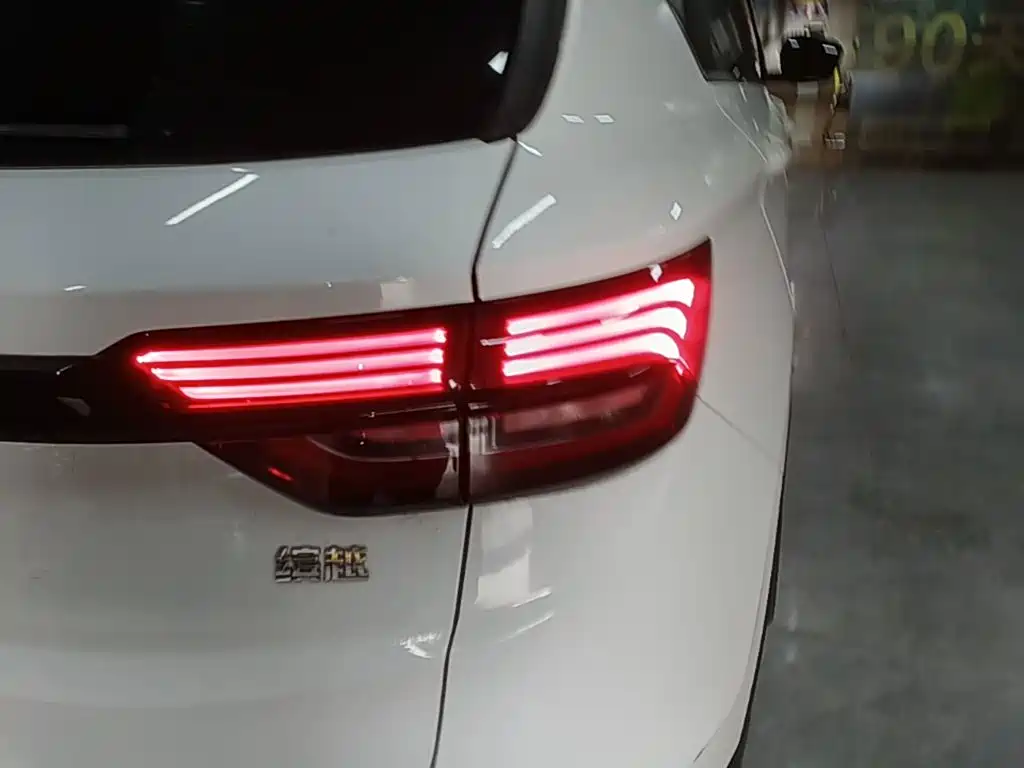 Geely Binyue — миниатюра 8