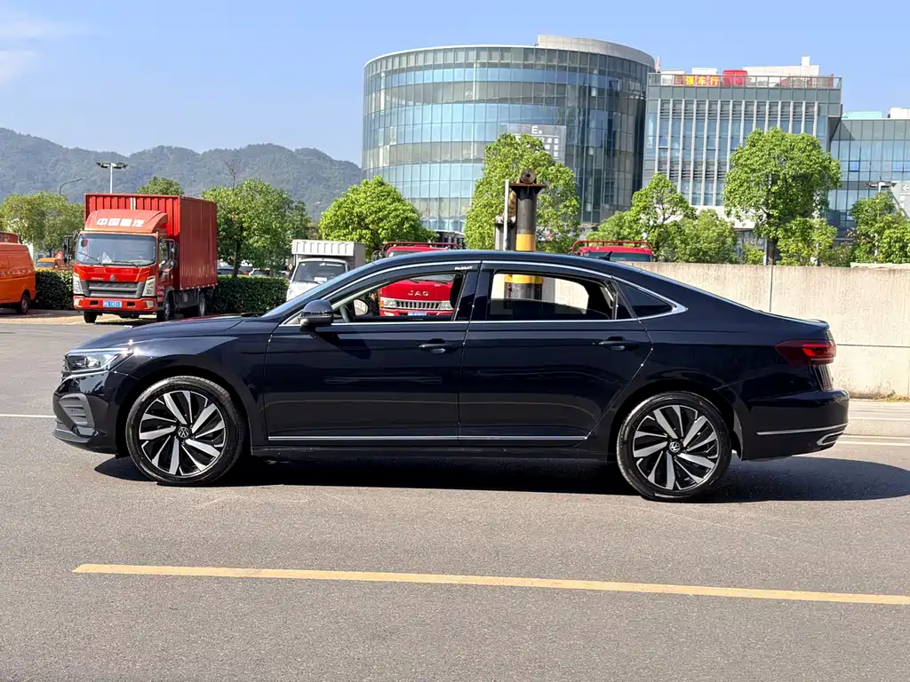 Volkswagen Passat — миниатюра 7