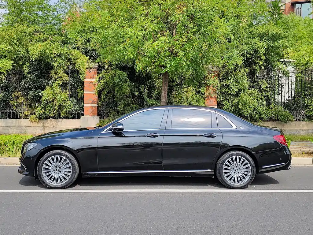 Mercedes-Benz E-Class — миниатюра 19