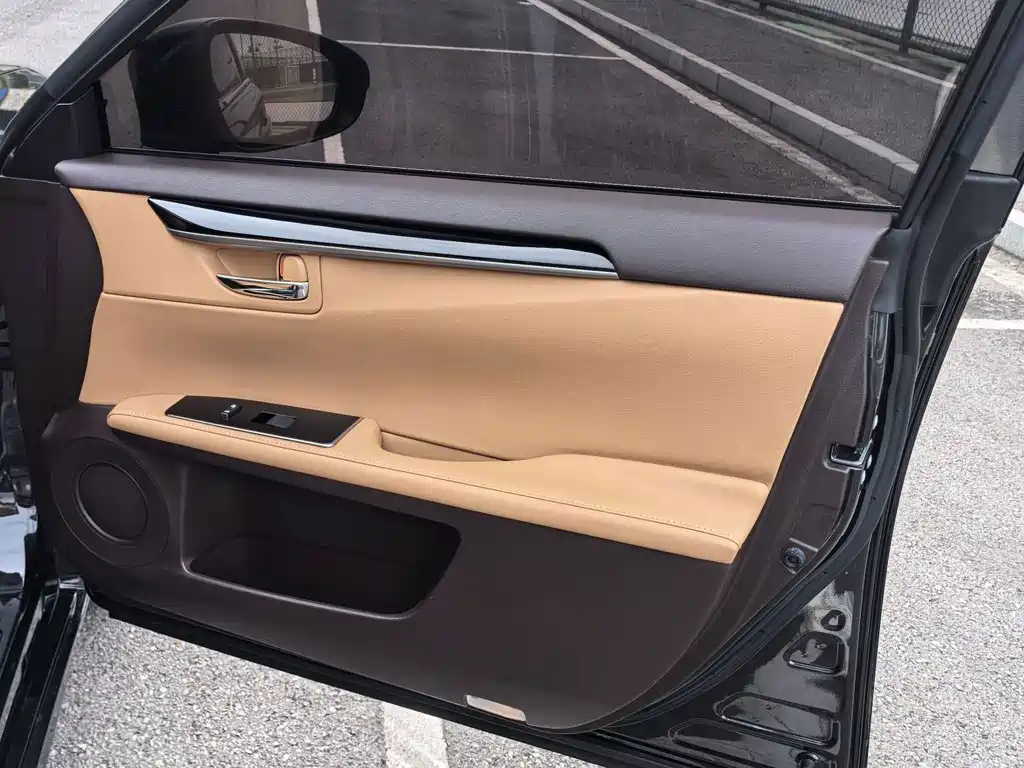 Lexus ES — миниатюра 16