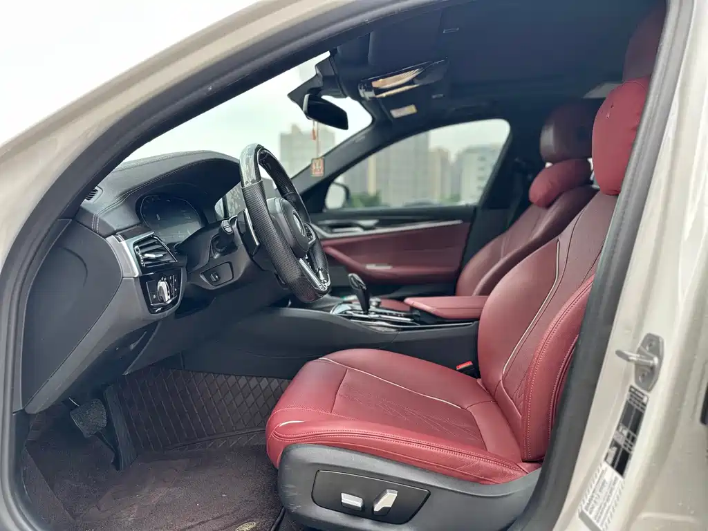 BMW 5 Series — миниатюра 7