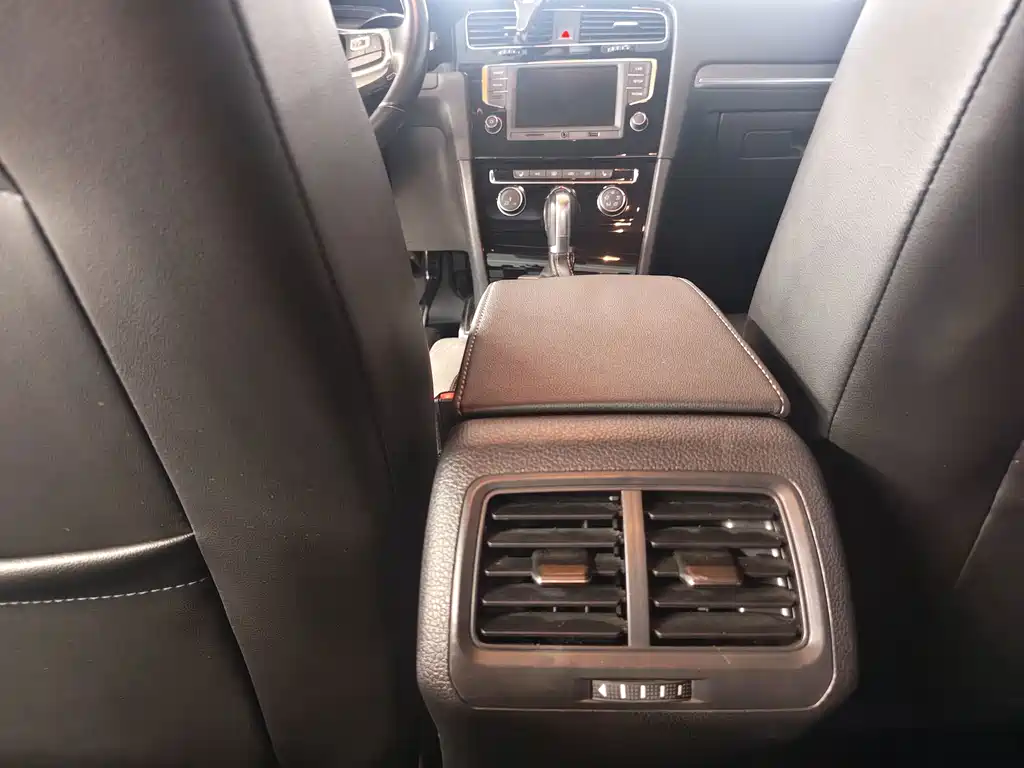 Volkswagen Golf — миниатюра 8