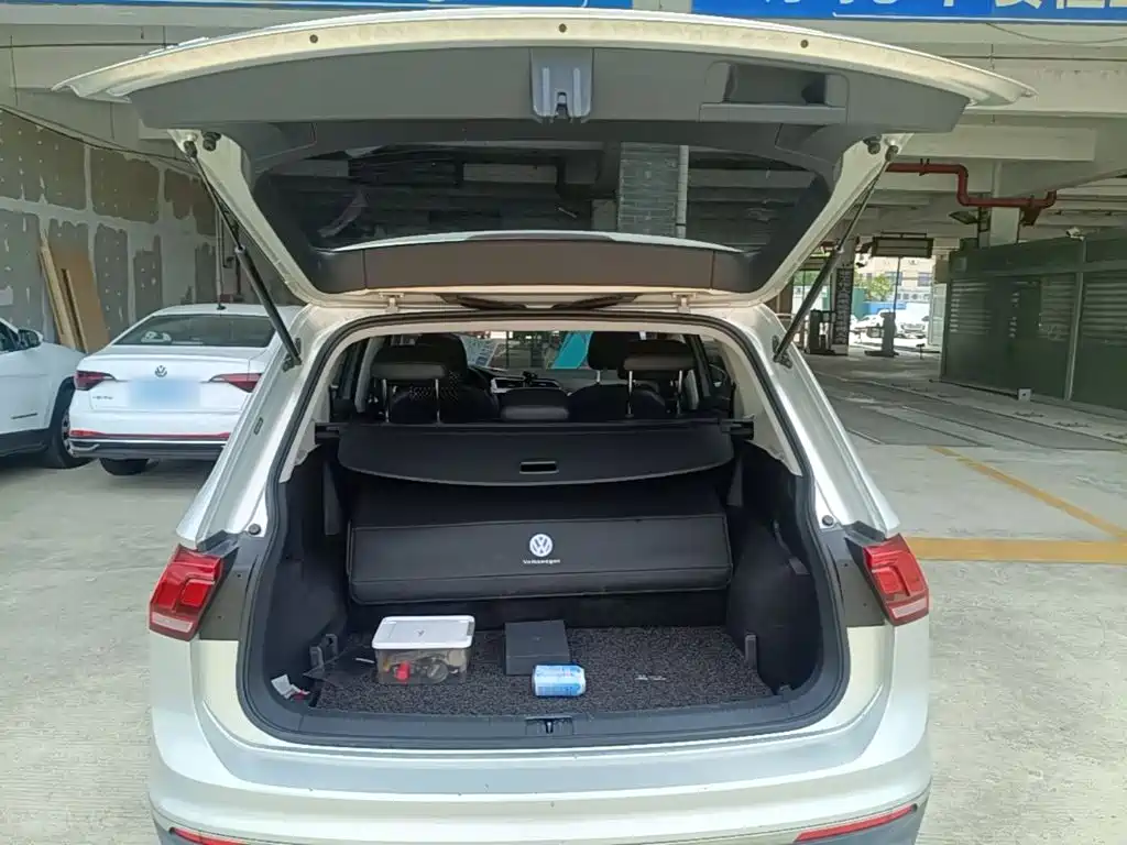 Volkswagen Tiguan L — миниатюра 19
