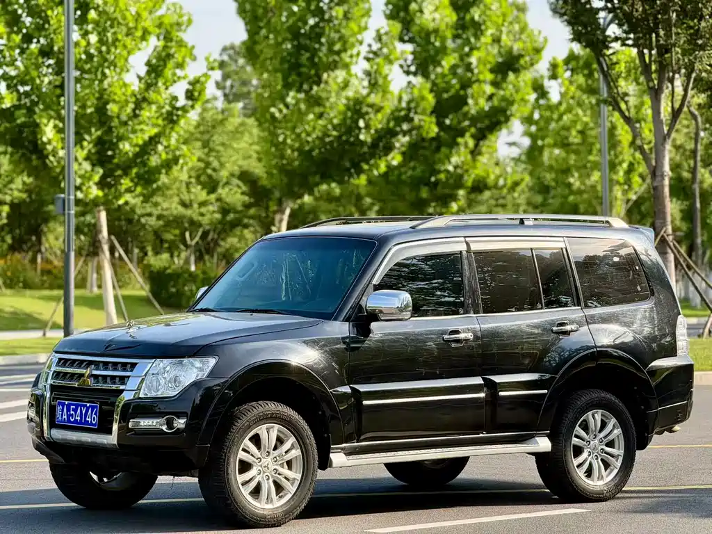 Mitsubishi Pajero (Import) 2019