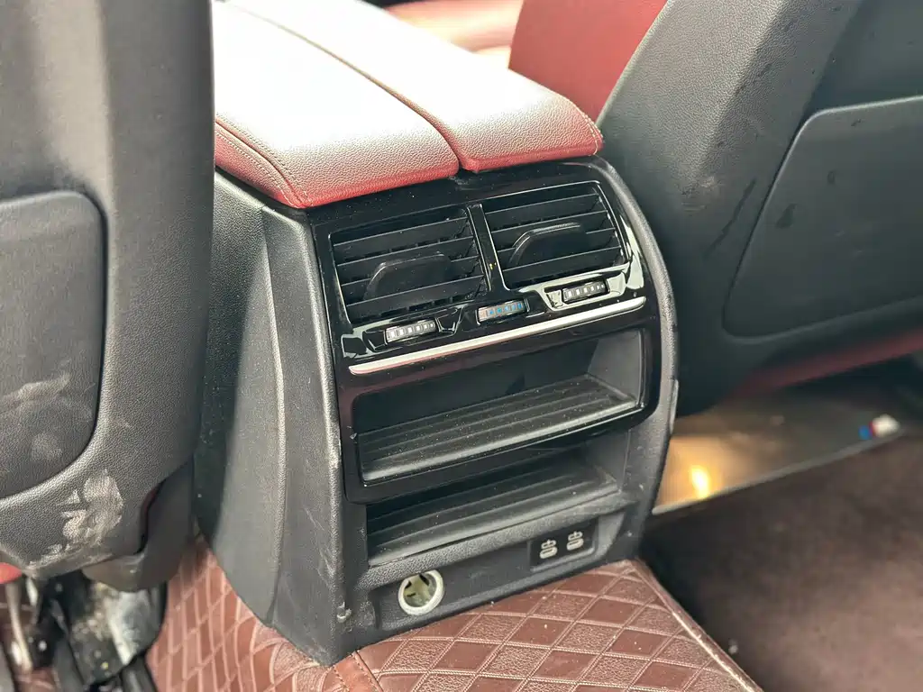 BMW 5 Series — миниатюра 10