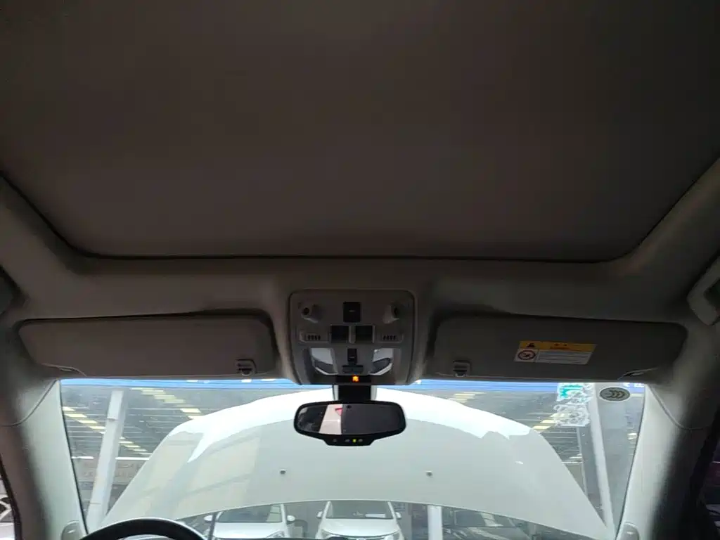 Cadillac SRX — миниатюра 18