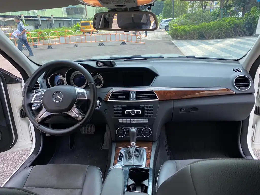 Mercedes-Benz C-Class — миниатюра 7