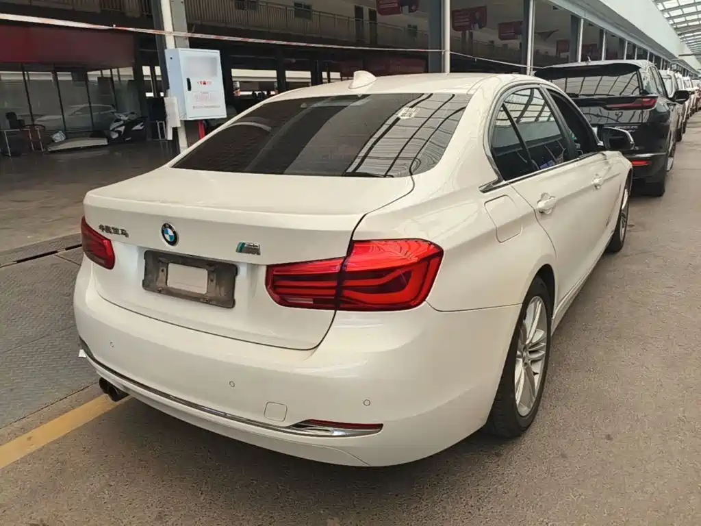 BMW 3 Series — миниатюра 7