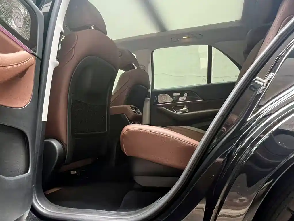 Mercedes-Benz GLE (Import) — миниатюра 10