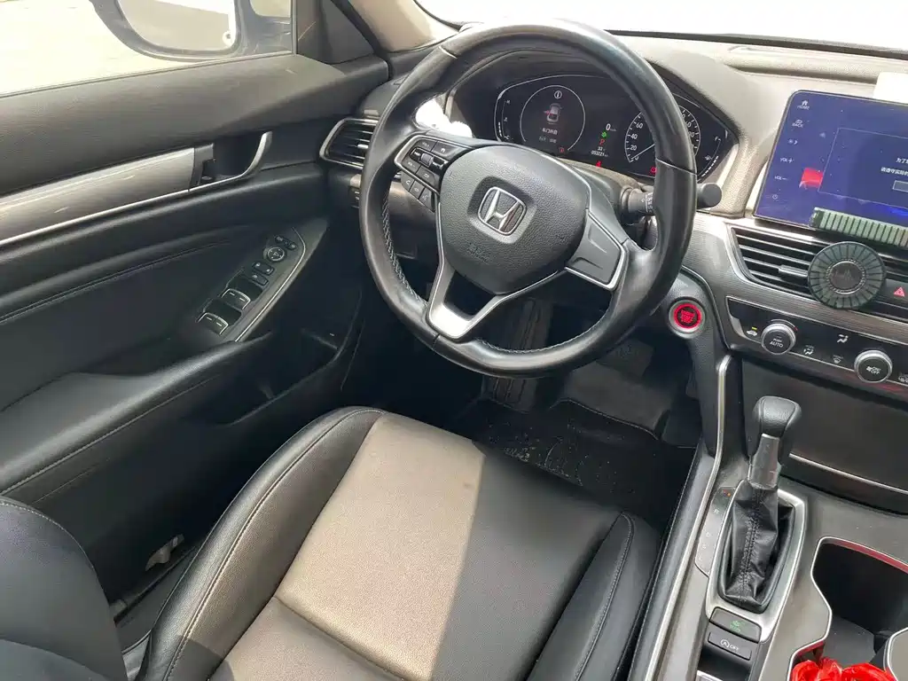 Honda Accord — миниатюра 8