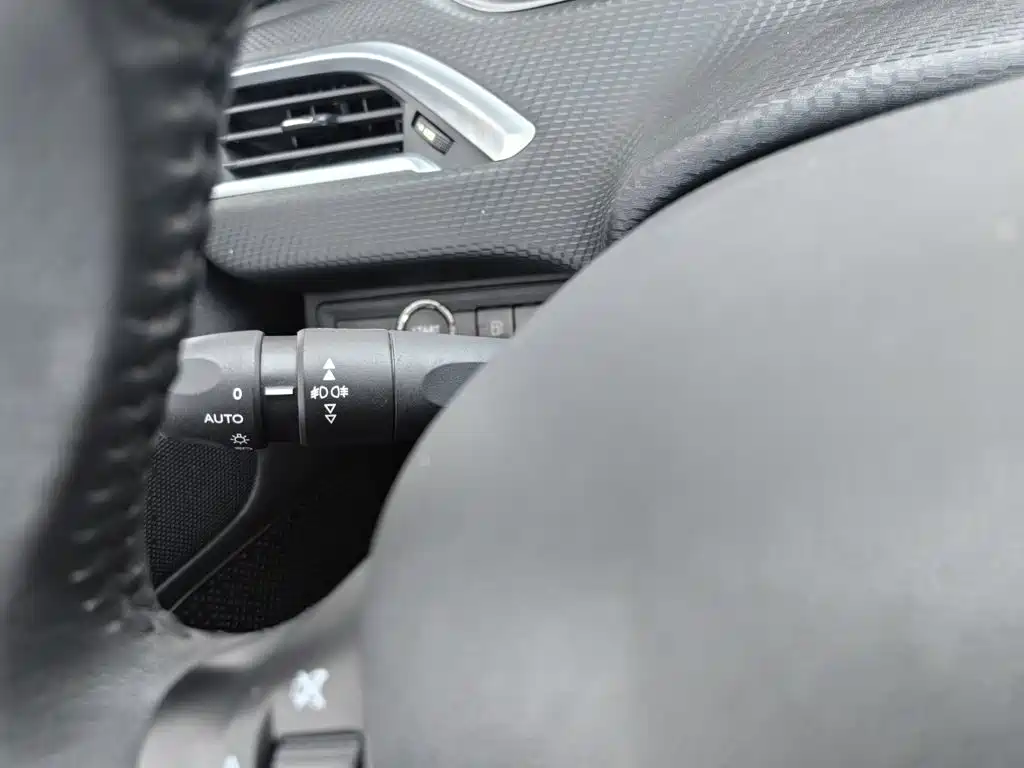 Peugeot 2008 — миниатюра 21