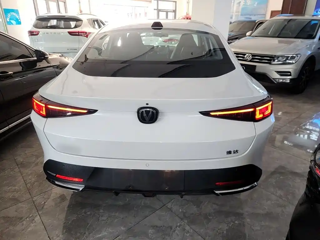 Changan Yida — миниатюра 6