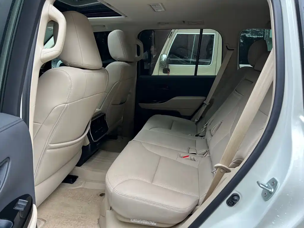 Toyota Land Cruiser — миниатюра 6