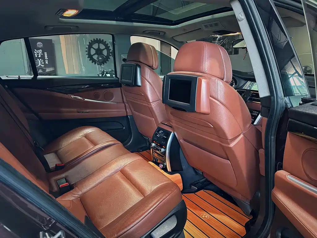 BMW 5 Series GT — миниатюра 16