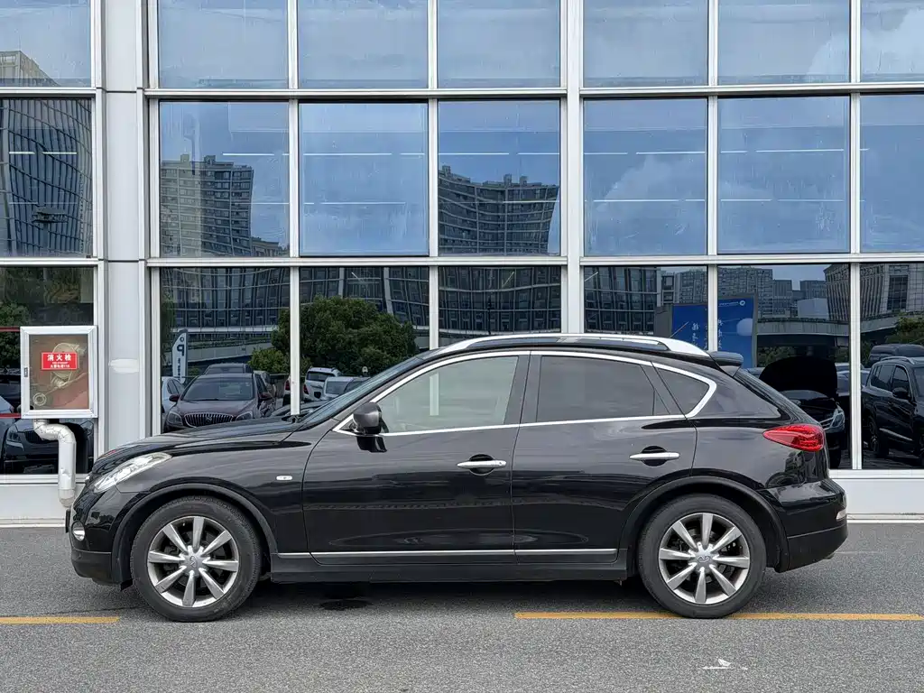 Infiniti QX50 (Import) — миниатюра 3