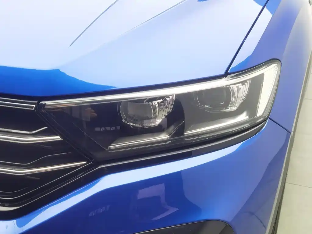 Volkswagen T-Roc — миниатюра 7