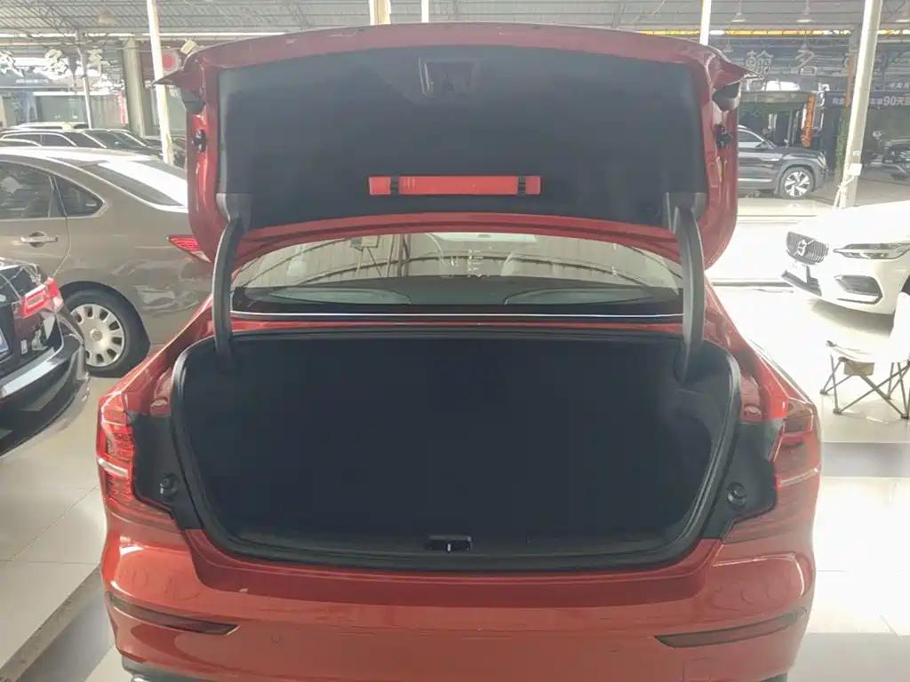 Volvo S60 — миниатюра 19