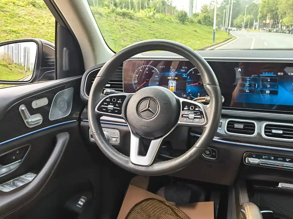 Mercedes-Benz GLE (Import) — миниатюра 12