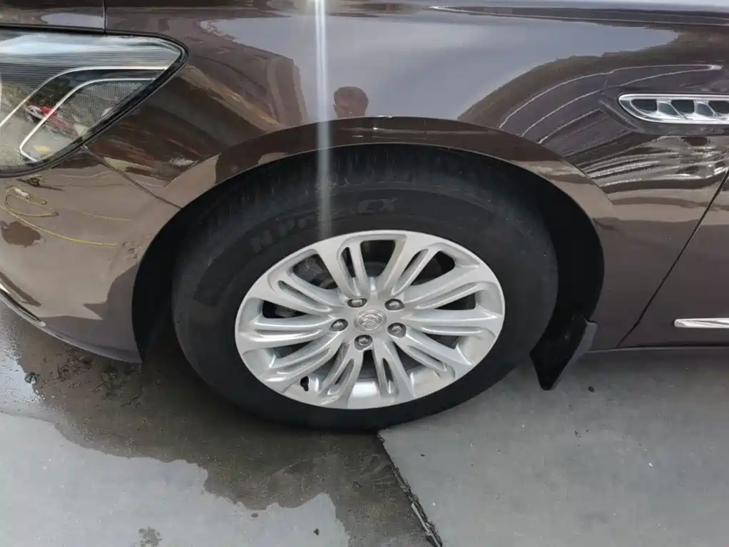 Buick LaCrosse — миниатюра 23