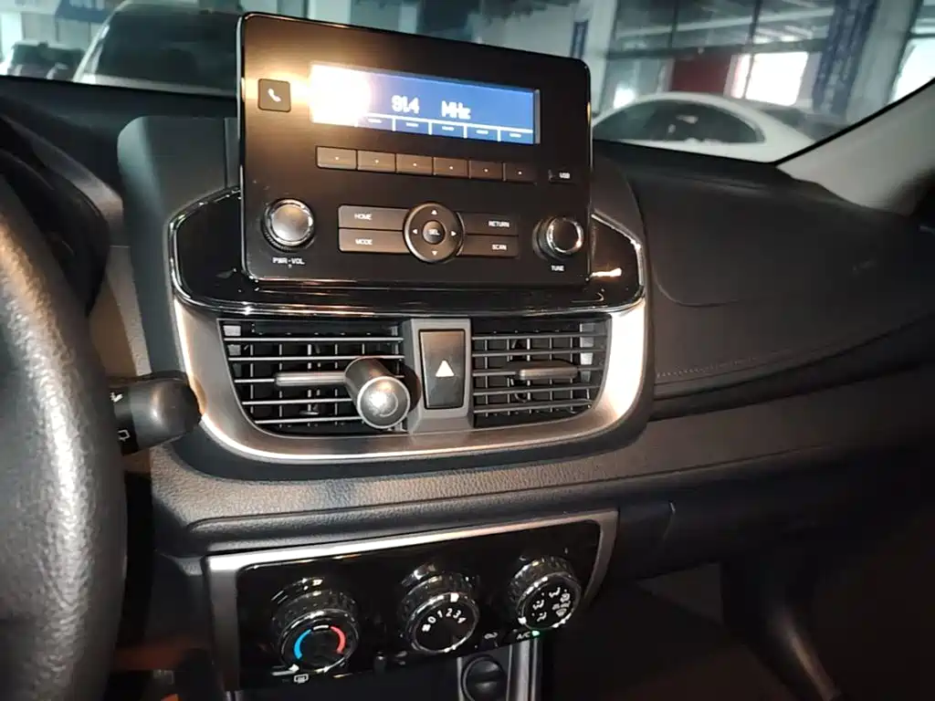 Toyota Yaris L — миниатюра 13