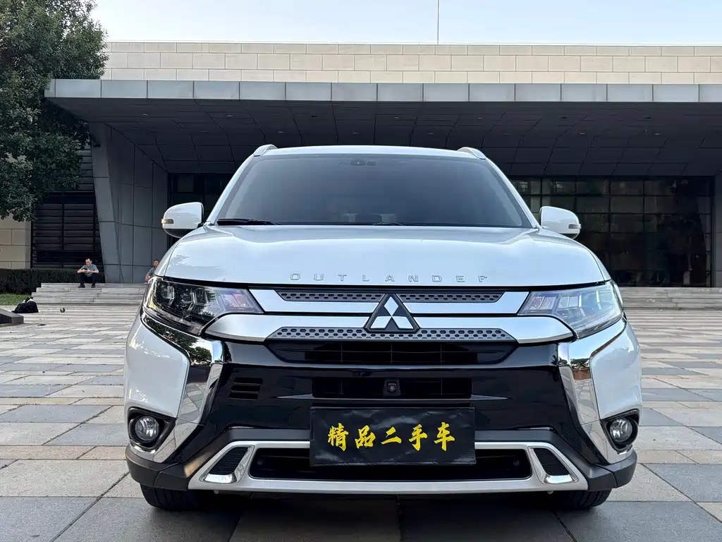 Mitsubishi Outlander — миниатюра 2