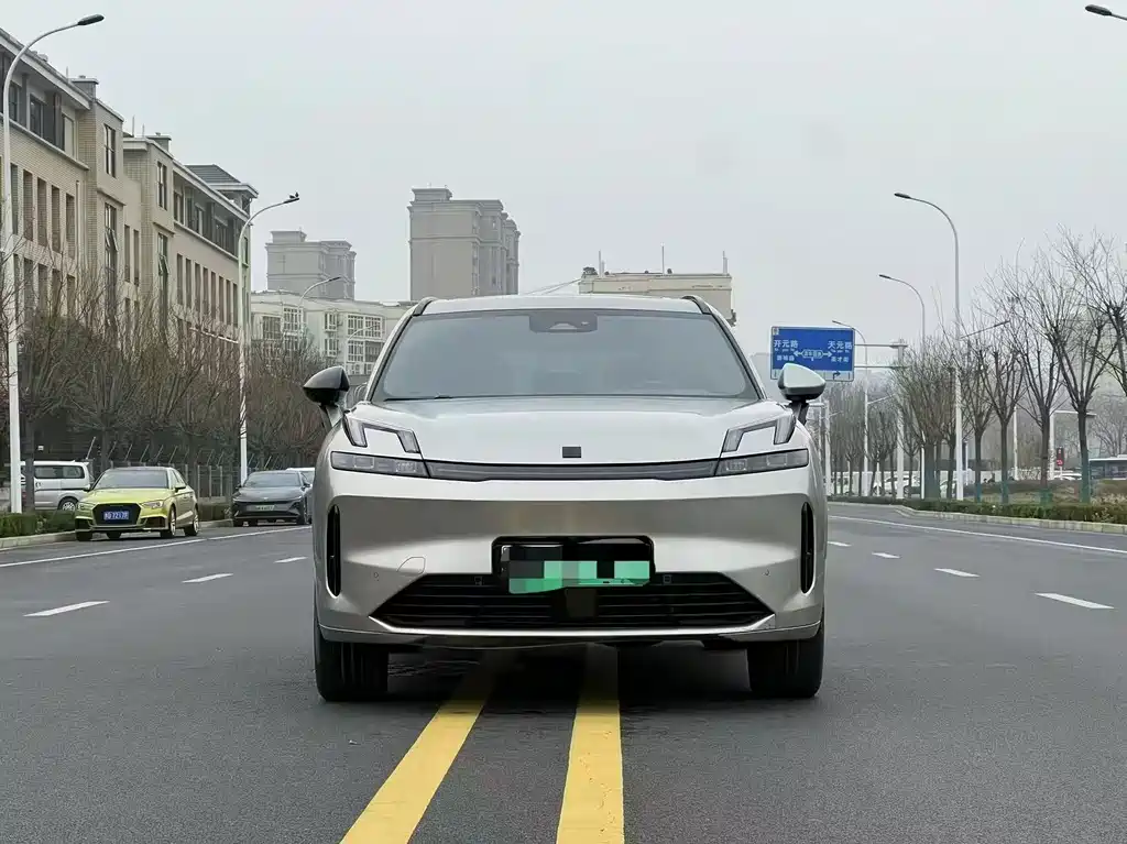 Lynk & Co 08 EM-P 2023 120km Halo