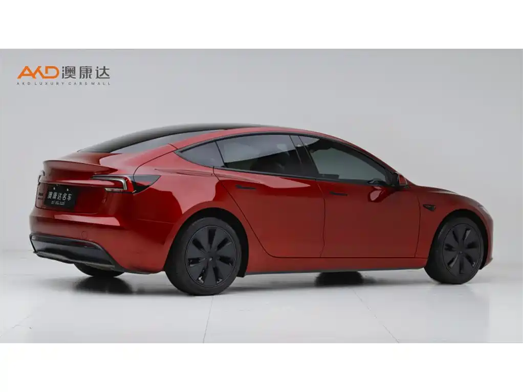 Tesla Model 3 — миниатюра 3