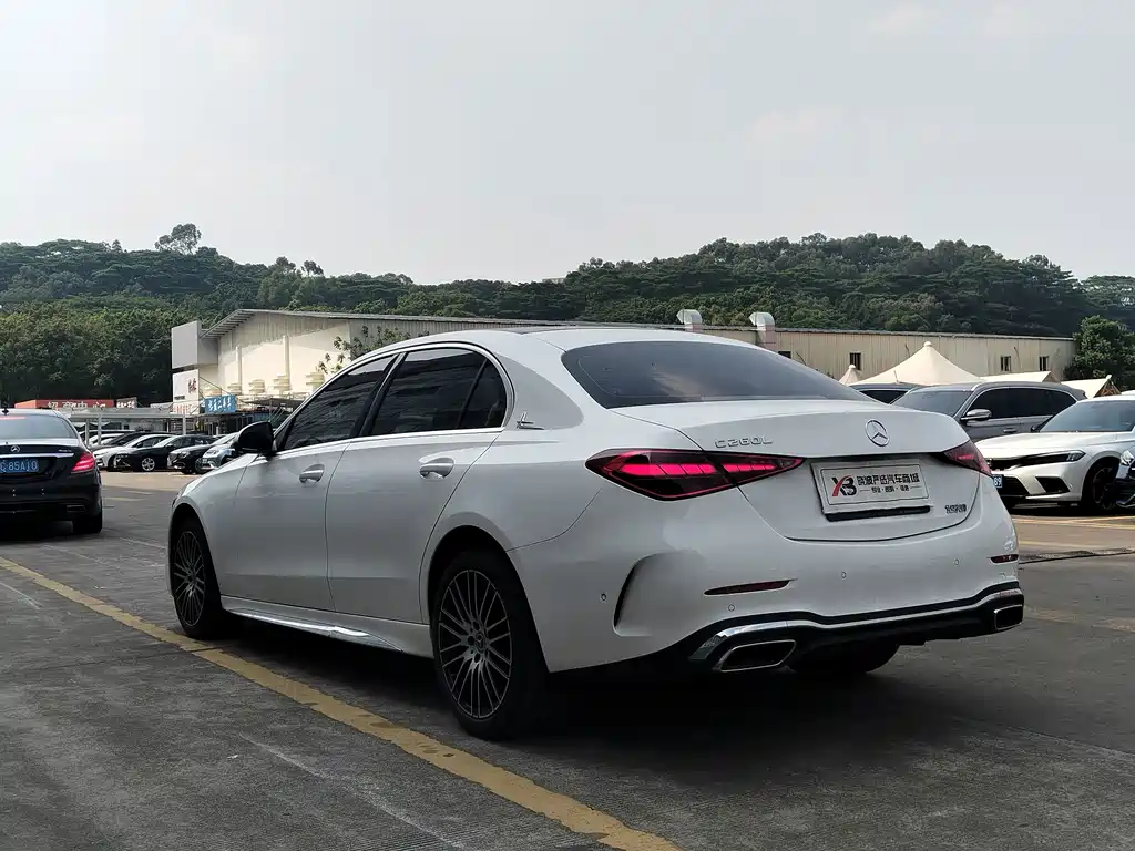Mercedes-Benz C-Class — миниатюра 6