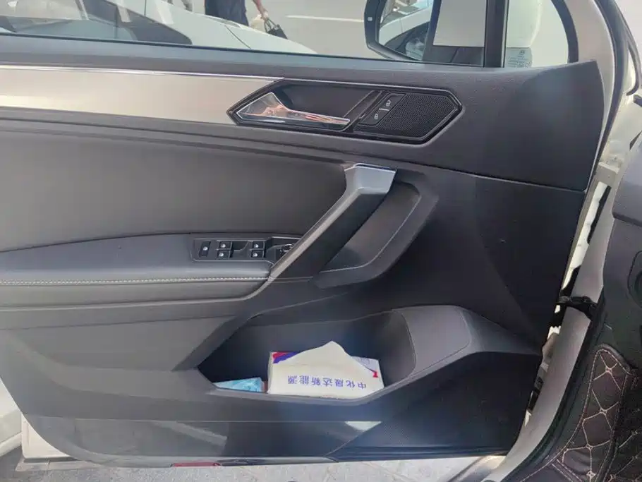 Volkswagen Tiguan L — миниатюра 7