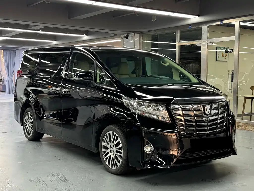 Toyota Alphard — миниатюра 3