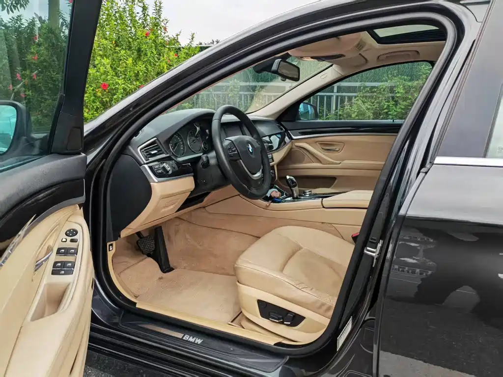 BMW 5 Series — миниатюра 8