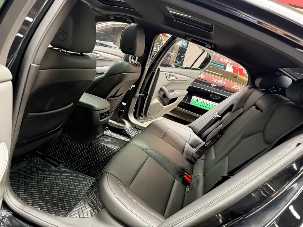 Cadillac CT5 — миниатюра 12