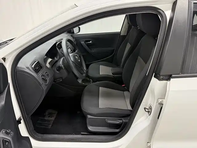 Volkswagen Polo 2016 1.4L AT
