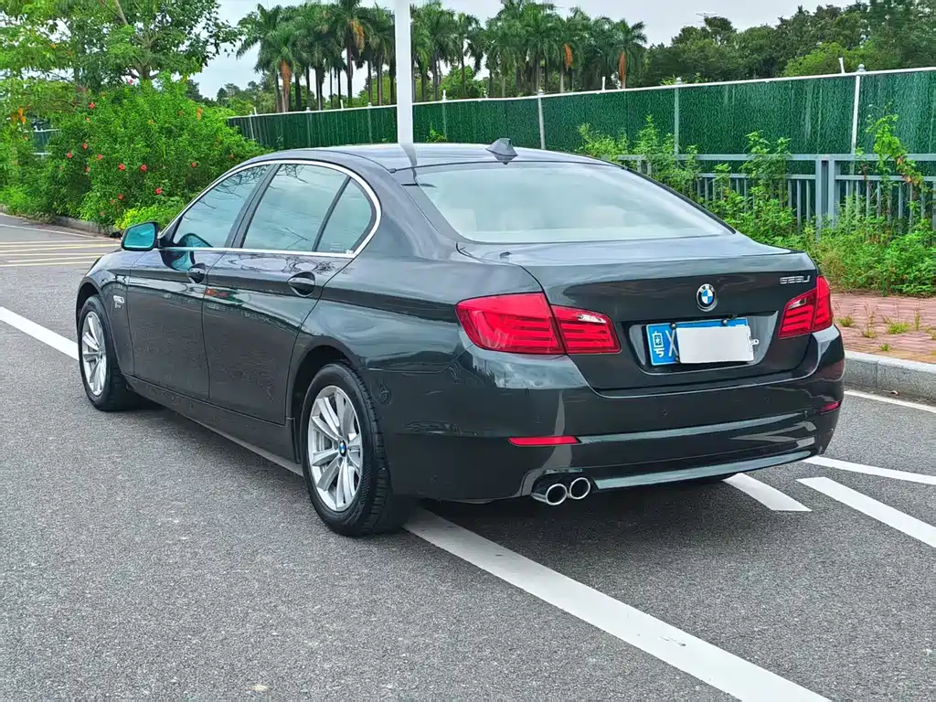 BMW 5 Series — миниатюра 5