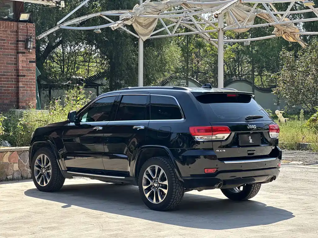 Jeep Grand Cherokee (Import) — миниатюра 4
