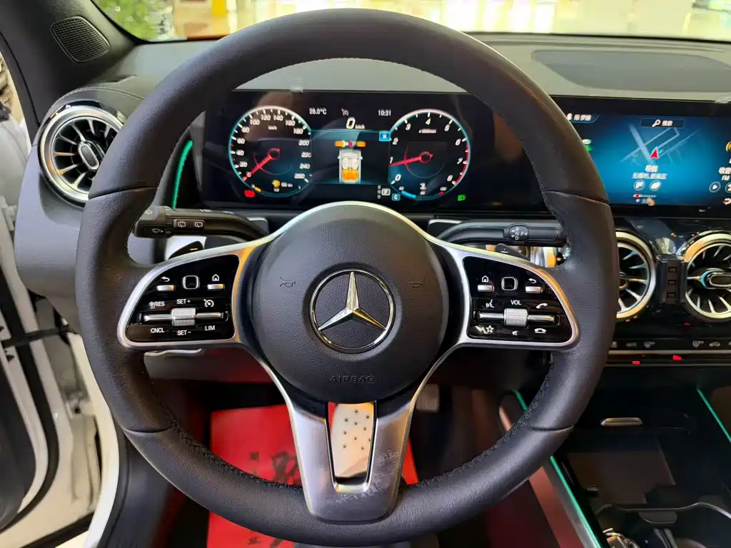 Mercedes-Benz GLB — миниатюра 6
