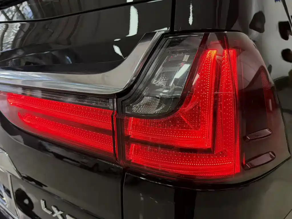 Lexus LX — миниатюра 4