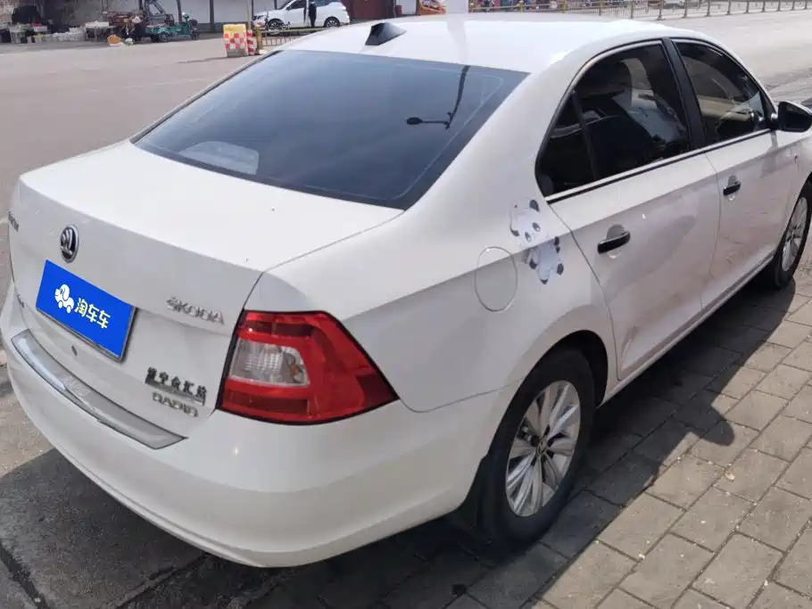 Skoda Rapid — миниатюра 3