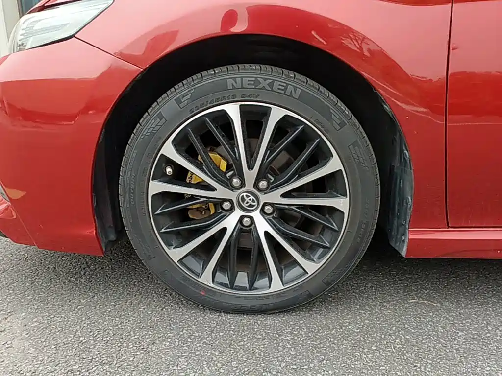 Toyota Camry — миниатюра 23